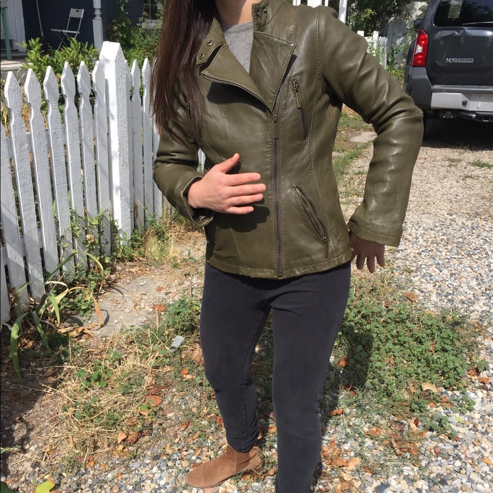 Lather Jacket - Picture 2 of 4